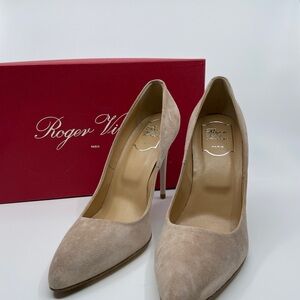 Roger Vivier Women's Beige Suede Pumps